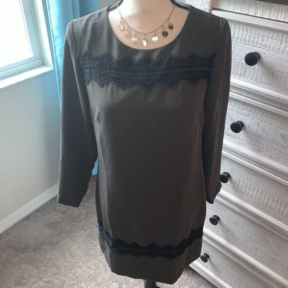 Ann Taylor Dresses & Skirts - Ann Taylor Shift Gray with Black Lace Trim Size 4